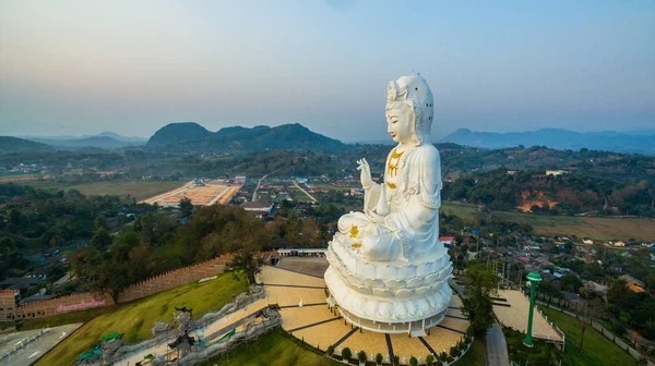 Maior Estátua Guanyin Templo Chinês Wat Hyua Pla Kang Chiang — Fotografia de Stock