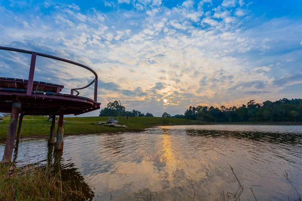 Folhas Vermelhas Começam Florescer Temporada Primavera Parque Nacional Kao Yai — Fotografia de Stock