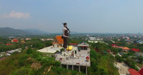 Flygfotografering Big Buddha Resning Stående Backen Wat Khao Noi Hin — Stockvideo