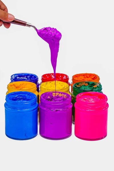 Utilice paleta cuchara color púrpura de la lata . — Foto de Stock