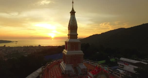 Mooie Phra Dat Phanom Pagode Doi Thepnimith Tempel Patong Heuveltop — Stockvideo
