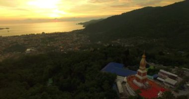 Patong tepesindeki Phra That Pranom 'un panoramik görüntüsü