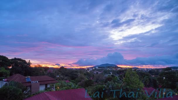 Timelapse Impressionante Nascer Sol Acima Empréstimo Ilha Chalong Golfo Phuket — Vídeo de Stock