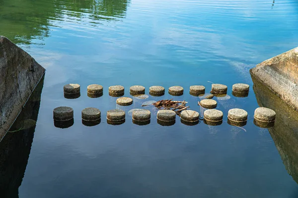 Barreira Água Para Manter Nível Água Reservatório Momento Nível Mar — Fotografia de Stock