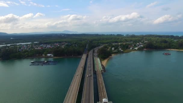 Εναέρια Άποψη Sarasin Γέφυρα Συνδέουν Phang Nga Επαρχία Νησί Πουκέτ — Αρχείο Βίντεο