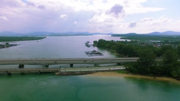 Widok Lotu Ptaka Most Sarasin Połączenie Prowincji Phang Nga Wyspą — Wideo stockowe