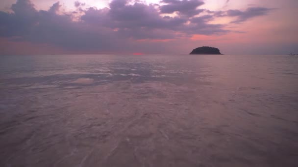 Сладкий Закат Пляже Ката Пхукет Таиланд — стоковое видео