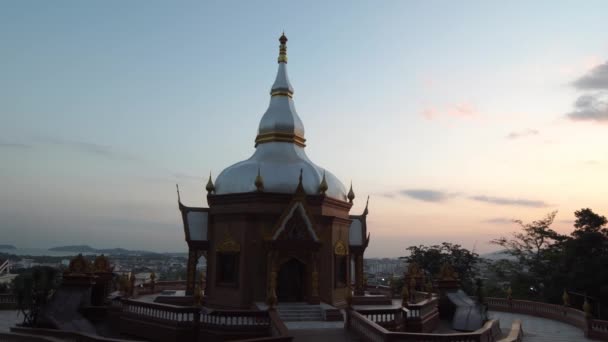 Coucher Soleil Derrière Belle Pagode Temple Langsan Phuket — Video