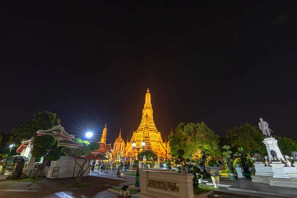 Large Illuminated Temple Wat Arun Sunset Seen Accross River Chao — Stock Photo, Image