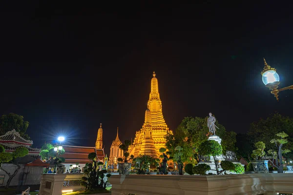 Grande Templo Iluminado Wat Arun Após Pôr Sol Visto Outro — Fotografia de Stock