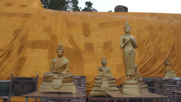 Wat Khun Inthapramun的日落是苏霍泰时代建造的寺庙 这座庙宇的标志是美丽的大卧佛 它精致而古老 寺庙被毁了 但佛陀却完美无缺 — 图库视频影像