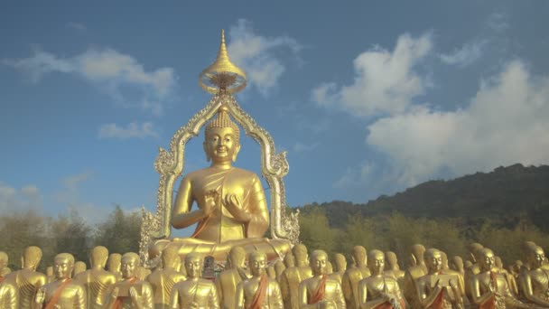 Buddha Statyer Makha Bucha Buddhist Minnespark — Stockvideo