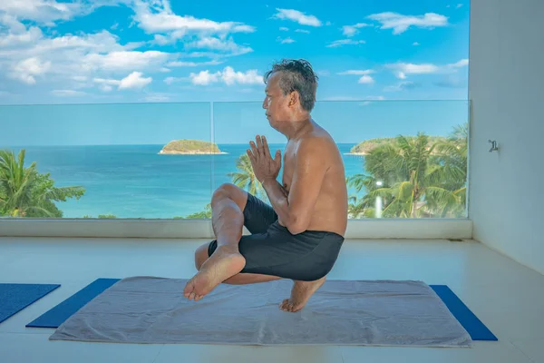 Exercising at home with yoga For the body to be able to fight against illness And being immune virus Covid 1