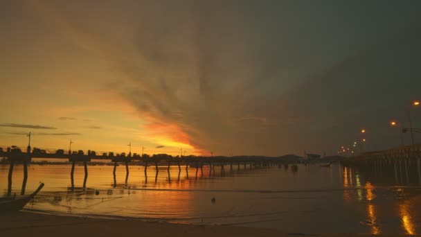 Pemandangan Matahari Terbit Dermaga Chalong Dermaga Chalong Sangat Penting Untuk — Stok Video