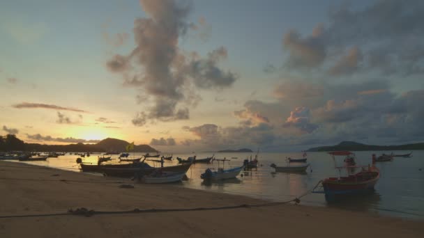 Bellissima Alba Sopra Spiaggia Rawai Spiaggia Rawai Trova Alla Fine — Video Stock