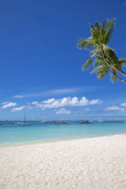 Beyaz sahil yolu, Boracay Adası, Filipinler.