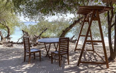 Gili Trawangan adasının güzel okyanus kıyıları, Bali, Endonezya.