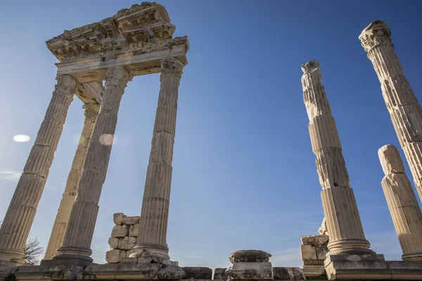 土耳其古代城市Pergamon的Trajan神庙 — 图库照片