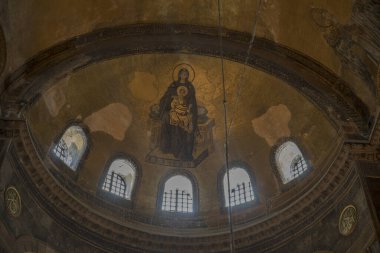 Ayasofya içinde İstanbul 'un en büyük bazilikasının tarihi mimarisi.