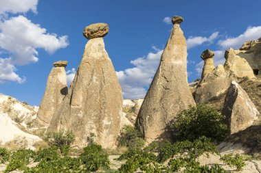 Türkiye 'nin Kapadokya, Nevsehir, Türkiye' de volkanik tufa oluşumları.