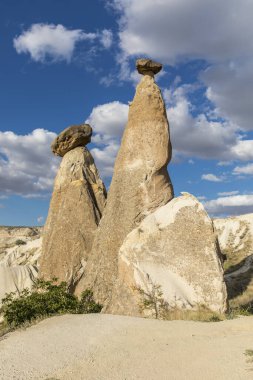 Türkiye 'nin Kapadokya, Nevsehir, Türkiye' de volkanik tufa oluşumları.