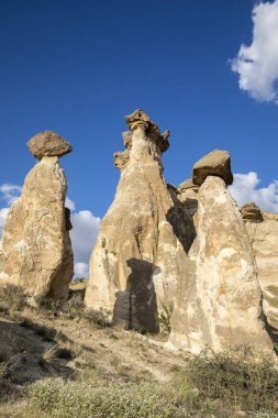 Türkiye 'nin Kapadokya, Nevsehir, Türkiye' de volkanik tufa oluşumları.