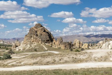 Türkiye 'nin Kapadokya, Nevsehir, Türkiye' de volkanik tufa oluşumları.