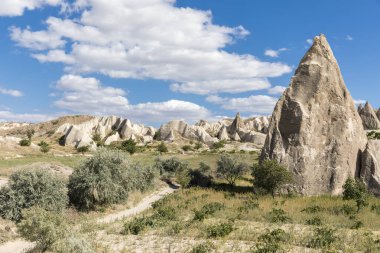 Türkiye 'nin Kapadokya, Nevsehir, Türkiye' de volkanik tufa oluşumları.
