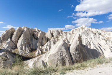Türkiye 'nin Kapadokya, Nevsehir, Türkiye' de volkanik tufa oluşumları.