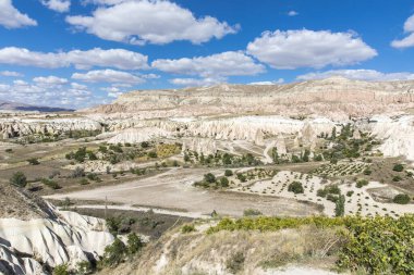 Türkiye 'nin Kapadokya, Nevsehir, Türkiye' de volkanik tufa oluşumları.