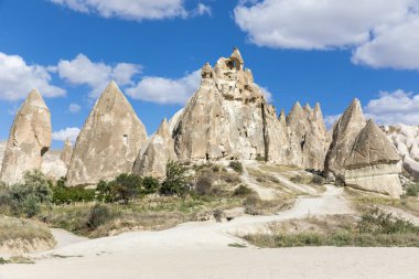  Türkiye 'nin Kapadokya, Nevsehir, Türkiye' de volkanik tufa oluşumları.