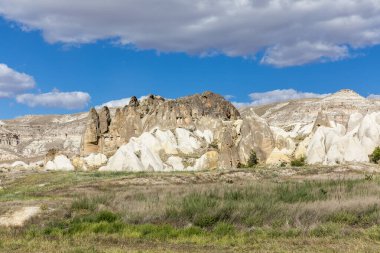  Türkiye 'nin Kapadokya, Nevsehir, Türkiye' de volkanik tufa oluşumları.