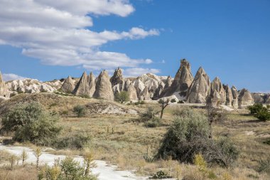  Türkiye 'nin Kapadokya, Nevsehir, Türkiye' de volkanik tufa oluşumları.