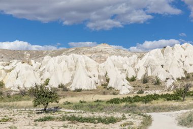  Türkiye 'nin Kapadokya, Nevsehir, Türkiye' de volkanik tufa oluşumları.