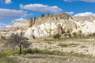  Türkiye 'nin Kapadokya, Nevsehir, Türkiye' de volkanik tufa oluşumları.
