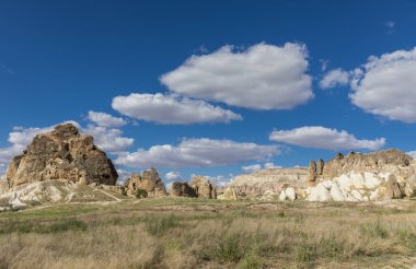  Türkiye 'nin Kapadokya, Nevsehir, Türkiye' de volkanik tufa oluşumları.