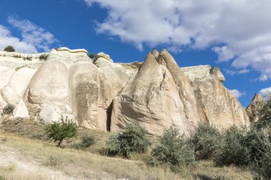  Türkiye 'nin Kapadokya, Nevsehir, Türkiye' de volkanik tufa oluşumları.