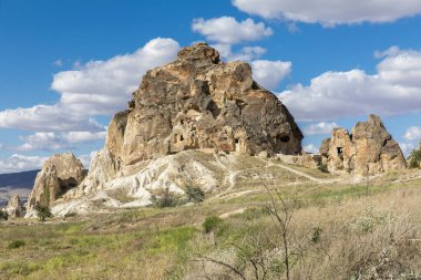  Türkiye 'nin Kapadokya, Nevsehir, Türkiye' de volkanik tufa oluşumları.