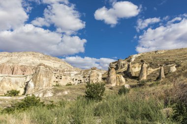  Türkiye 'nin Kapadokya, Nevsehir, Türkiye' de volkanik tufa oluşumları.