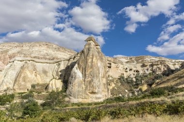  Türkiye 'nin Kapadokya, Nevsehir, Türkiye' de volkanik tufa oluşumları.