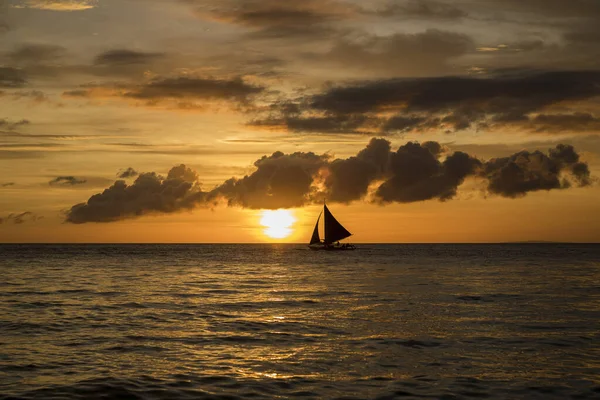 Tramonto Sulla Spiaggia Bianca Sull Isola Boracay Filippine — Foto Stock