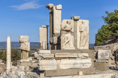 Eski şehrin kalıntıları olan ephesus hindi..