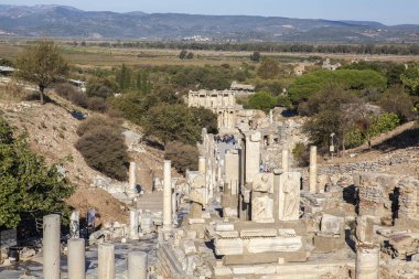 Eski şehrin kalıntıları olan ephesus hindi..