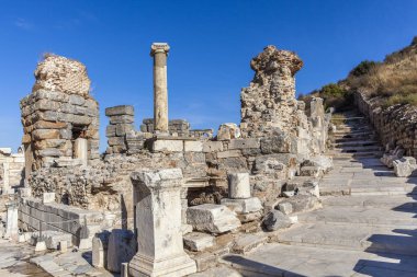 Eski şehrin kalıntıları olan ephesus hindi..