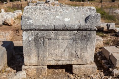 Patara antik kenti Antalya, Türkiye 'deki lahit kalıntıları.