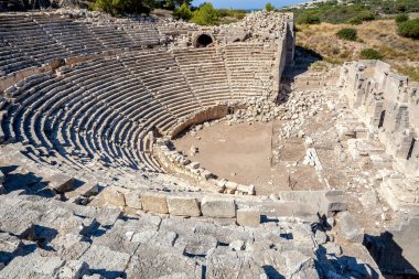 Antalya 'nın Patara kentindeki tiyatro, Türkiye.