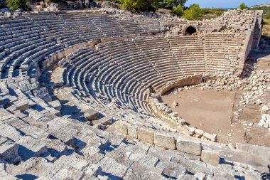 Antalya 'nın Patara kentindeki tiyatro, Türkiye.
