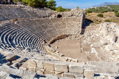 Antalya 'nın Patara kentindeki tiyatro, Türkiye.