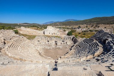 Antalya 'nın Patara kentindeki tiyatro, Türkiye.
