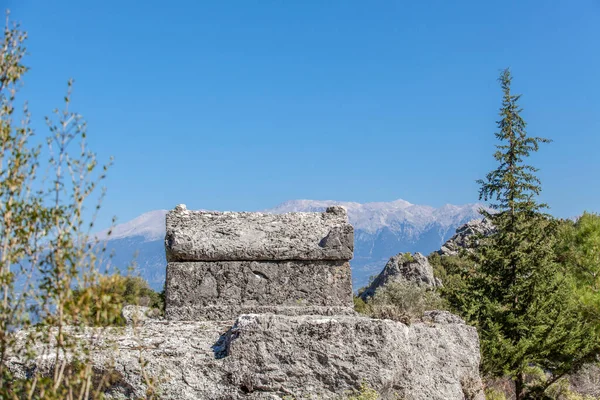 Antik Pinara Ilinin Mezarlığındaki Lahit Fethiye Türkiye — Stok fotoğraf